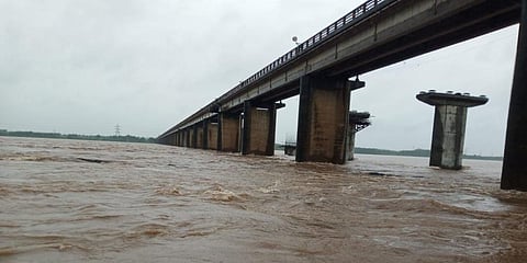 Godavari floods at Bhadrachalam following heavy rains in Telangana. (Photo | EPS)