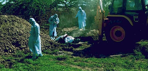 Touching farewell for Covid victim ditched by relatives in Tamil Nadu