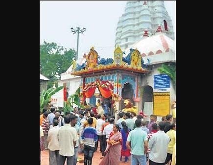 File photo of a crowded Samaleswari temple during Nuakhai (Photo | EPS)