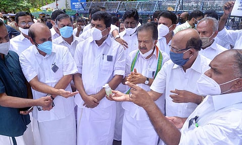 Opposition leader Ramesh Chennithala at the inauguration of the black day protest in front of the Secretariat in Thiruvananthapuram. (Photo | Vincent Pulickal, EPS)