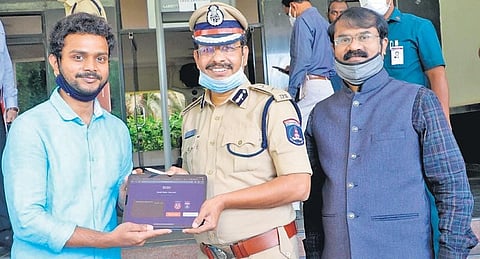 Pallav Bajjuri with Cyberbad police commissioner VC Sajjanar