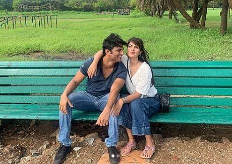 Late actor Sushant Singh Rajput and Rhea Chakroborty (Photo | Instagram)