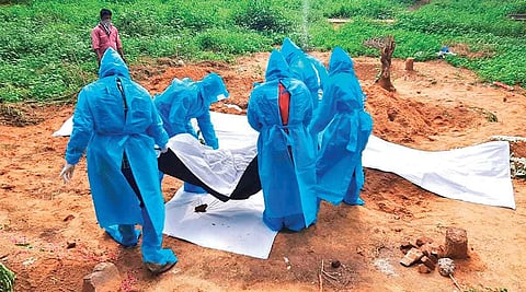 A group of people from Nellore district teamed up to conduct the last rites of unclaimed bodies of Covid-19 victims.