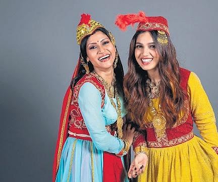 Konkona Sen Sharma and Bhumi Pednekar in a still from 'Dolly Kittu..'