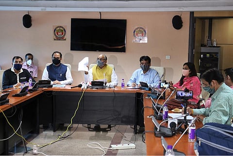 North Delhi Mayor Jai Prakash held a press conference after convincing municipal employees. (Photo | Express)
