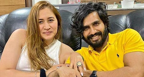 Shuttler Jwala Gutta with Vishnu Vishal. (Photo | Twitter)