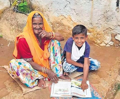 The IVR service, available through a toll-free number, enables young children to listen to new stories every day.