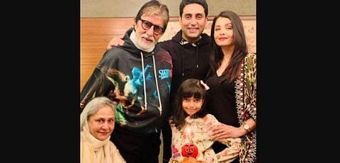 (From L to R) Jaya Bachchan, Amitabh Bachchan, Abhishek Bachhan, Aishwarya Bachchan and Aradhya Bachchan.
