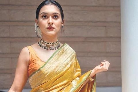 Six yards of regal elegance