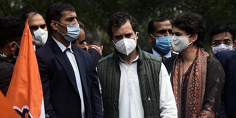 Congress party workers along with Rahul Gandhi and Priyanka Gandhi Vadra protest against the new farm laws at Raj Niwas in New Delhi. (Photo | Parveen Negi, EPS)