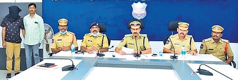 Police officials inform the media about the arrest of notorious leader of the chain snatching Irani gang, Bakar Ali, in Karimnagar on Saturday