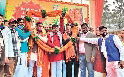 Delhi BJP MP Manoj Tiwari celebrates Makar Sankranti and Pongal at his official residence | Express