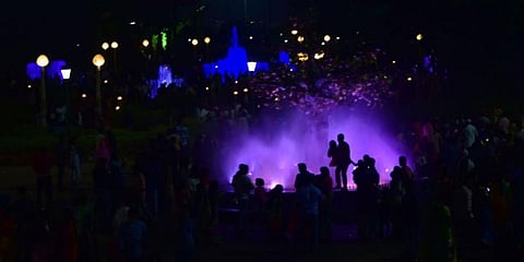 Huge public thronged on the occassion of New Year 2021 at NTR Garden in Hyderabad on Friday. (Photo | Vinay Madapu, EPS)