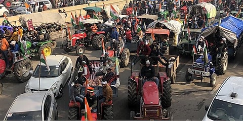 Farmers on tractors near Ghazipur border. (Photo | Twitter/Siddhanta Mishra)