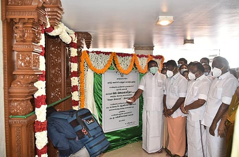 Chief Minister Edappadi Palaniswami inaugurates Veda Nilayam, the residence of J Jayalalithaa, as a memorial while Dy CM O Panneerselvam and other leaders look on (Express | P Jawahar)