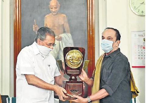 Ezhuthachan Puraskaram presented to Paul Zacharia