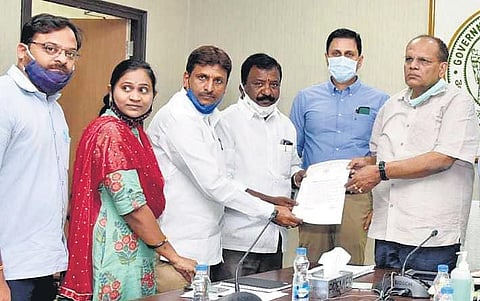 Representatives of unions with Chief Secretary Somesh Kumar on Thursday