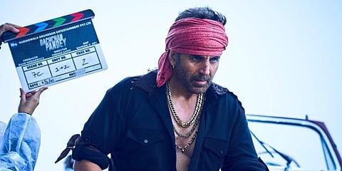 Akshay Kumar in the sets of 'Bachchan Pandey'. (Photo| Twitter/ @akshaykumar)