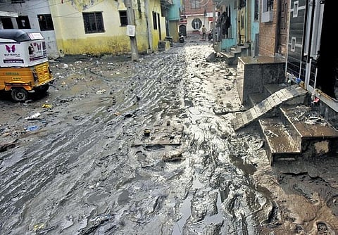 A sludge-ridden stretch at Madina Nagar in Yakuthpura, Old City area. (Photo | Vinay Madapur & RVK Rao, EPS)