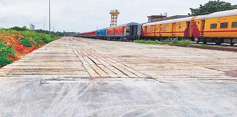 As part of the 'Reduce, Recycle and Reuse' initiative, Railways develops a 150 metre-long eco-friendly siding at Yesvantpur Junction in Bengaluru. (Photo| EPS)