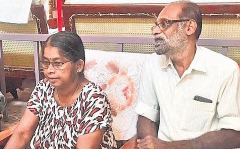 Parents of Uthra in their house 