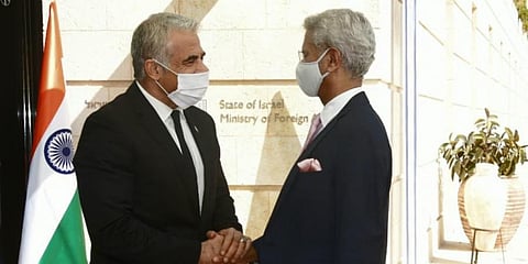 Indian External Affairs Minister S Jaishankar (Right) with Israel APM and Foreign Minister Yair Lapid (Photo | Twitter, S Jaishankar)