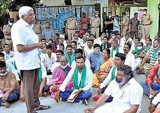 NIMZ farmers stage a dharna in front of the Sangareddy Collectorate.