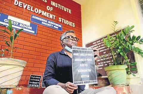 C Lakshmanan protesting | DEBADATTA MALLICK