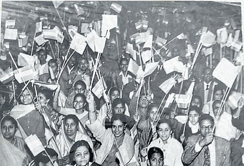 People waving Indian and Soviet flags in a cultural event organised to welcome Soviet leaders at Ramlila Maidan,  New Delhi, 1950s. Source: Mahika Agarwal