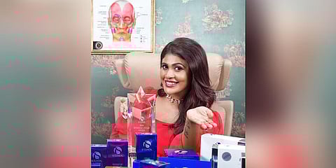 Dr Bhairavi Senthil with her award