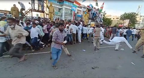 Police detained Telangana Congress leaders as they tried to took out rally in Hyderabad. (Photo| Express)