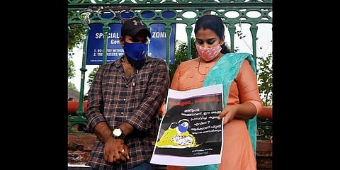 Anupama S Chandran and Ajith protest in front of the Secretariat in Thiruvananthapuram. (File | EPS/Vincent Pulickal)