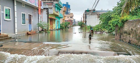 Heavy rain in Odisha leaves Silk City in knee-deep water