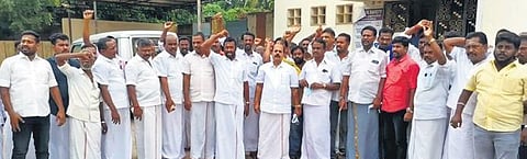 PMK’s protest in front of the Pearless Theater in Mayiladuthurai | Express