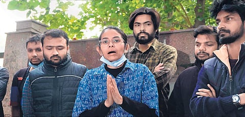 JNUSU president Aishe Ghosh speaks to the media about the violence on the campus in New Delhi on Monday. (Photo | Shekhar Yadav, EPS)