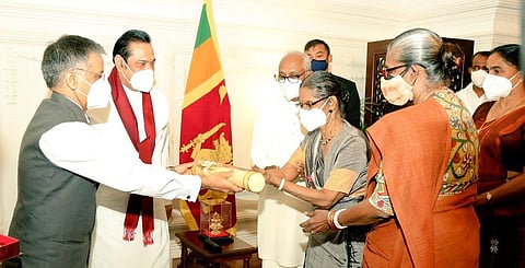 Indian High Commissioner Gopal Baglay conferred the award to Dr Chitrasena at a ceremony in the presence of Sri Lankan PM Mahinda Rajapaksa in Colombo. (Photo | Twitter/@IndiainSL)