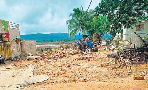 A flood-hit Pulapathuru village in Rajampet mandal of Kadapa district | EXPRESS