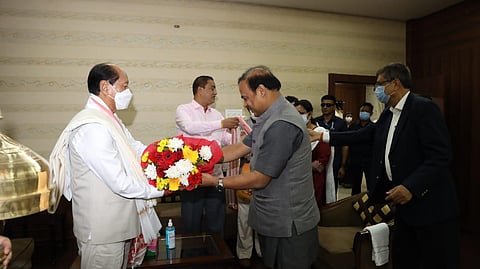 Assam Chief Minister Himanta Biswa Sarma and his Nagaland counterpart Neiphiu Rio on Sunday (Photo | Special Arrangement)