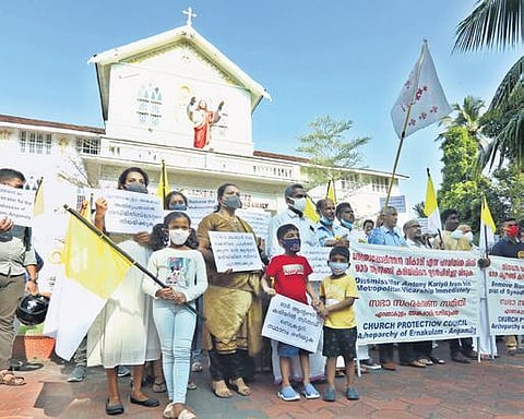 Church Protection Council members of Archeparchy of Ernakulam-Angamaly protesting in front of the Major Archbishop’s house in Kochi  on Sunday demanding the dismissal of Mar Antony Kariyil