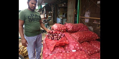 The major onion markets are Ottanchatram, Koyambedu, and Coimbatore. (Photo | Express)