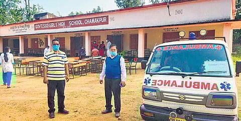 Health personnel at SSD Girls’ High School in Thakurmunda’s Chamakpur. (Photo | Express)