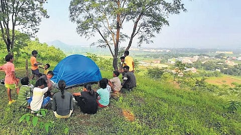 These 40 children, all from poor socio-economic backgrounds, have already completed their basic mountaineering training course under the guidance of Mishra.