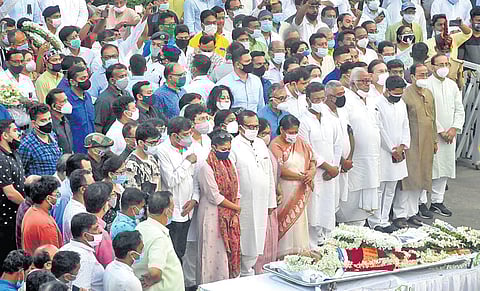 TMC leaders pay last respects to party leader Subrata Mukherjee on Friday. (Photo | PTI)