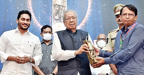 Governor Biswabhushan Harichandan confers YSR Lifetime Award to the Saraswata Niketanam managing committee secretary on November 1 | EXPRESS