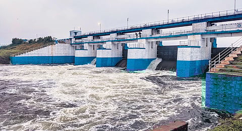 Water being released from the Chembarambakkam Lake following heavy rains. (Photo| Debadatta Mallick, EPS)