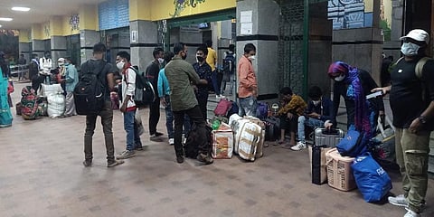 Scenes at Bengaluru Cantonment Railway station on Wednesday night. (Photo | EPS)