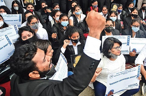 Law students protest againt the KSLU in Bengaluru on Wednesday, Dec 9, 2021.(Photo | EPS, Shriram BN)