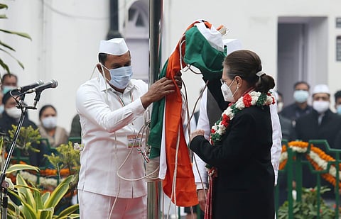Congress party's flag falls off the pole while being hoisted by party's interim president Sonia Gandhi on the party's 137th Foundation Day, in New Delhi. (Photo | Shekhar Yadav, EPS)