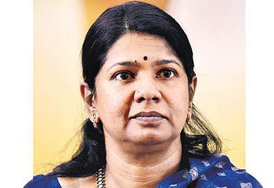Kanimozhi fumes as Udhaya enrols women into DMK youth wing