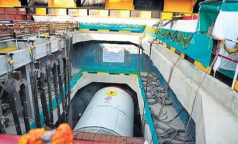 TUNNEL BORING MACHINE